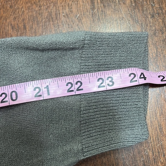 Eddie Bauer Gray Button Down Cardigan Flower Applique Sz M GUC - Picture 10 of 11